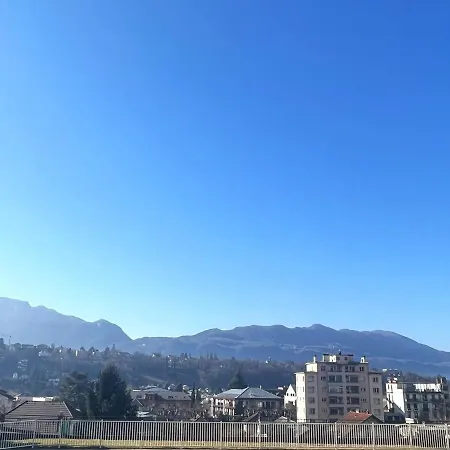 T1 Bis 35m² Avec Terrasse Exposee Sud/est Et Parking Prive Aix-les-Bains